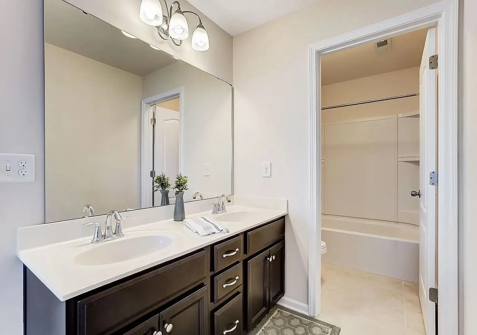 Room in 5 Bedroom Home at Green Birch Dr — Photo 2