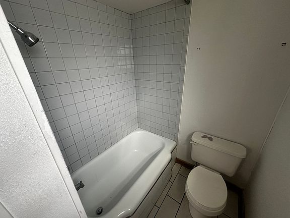 4th image of 1106 Olive St