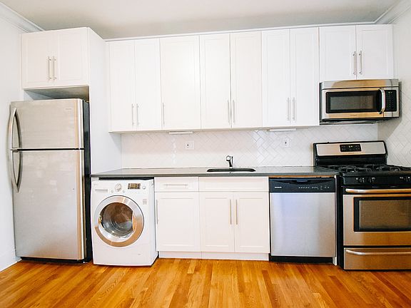 3rd image of 9 W 110th St APT 24