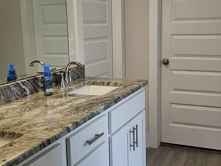 12514 Windsor Dr — Photo 13