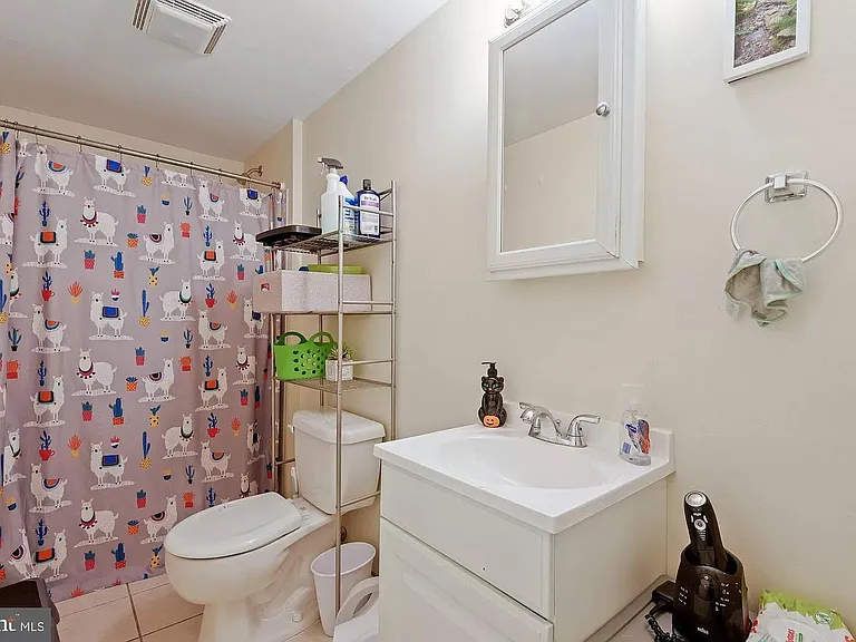 215 Westminster Ave #B — Photo 12