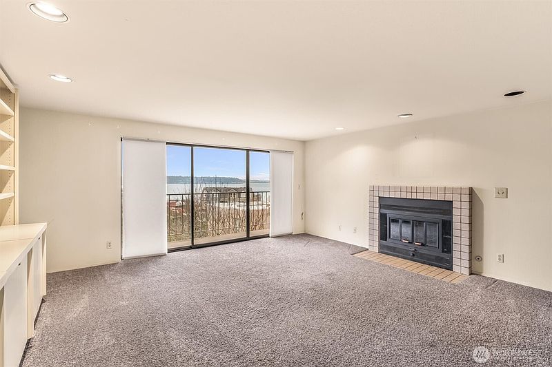 5th image of 505 W Roy Street #304