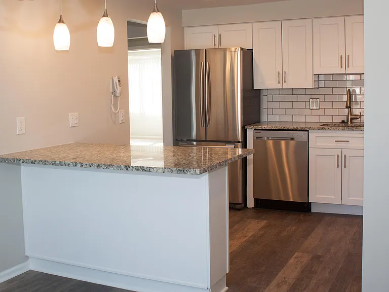 2050 Delaware Ave #E — Photo 9