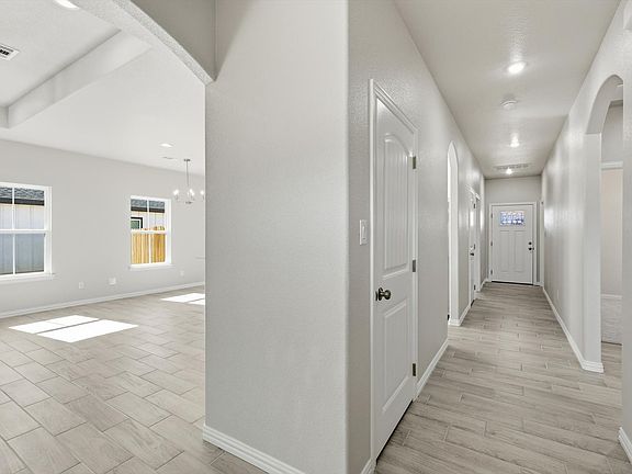 4th image of 709 3rd St