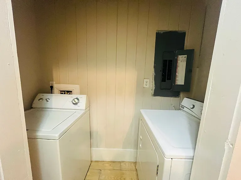 2585 Napier Ave #B — Photo 12