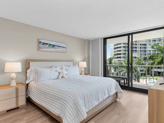 3rd image of 440 Seaview Ct APT 409