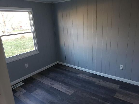 2nd image of 477 Lawnsdale Ave