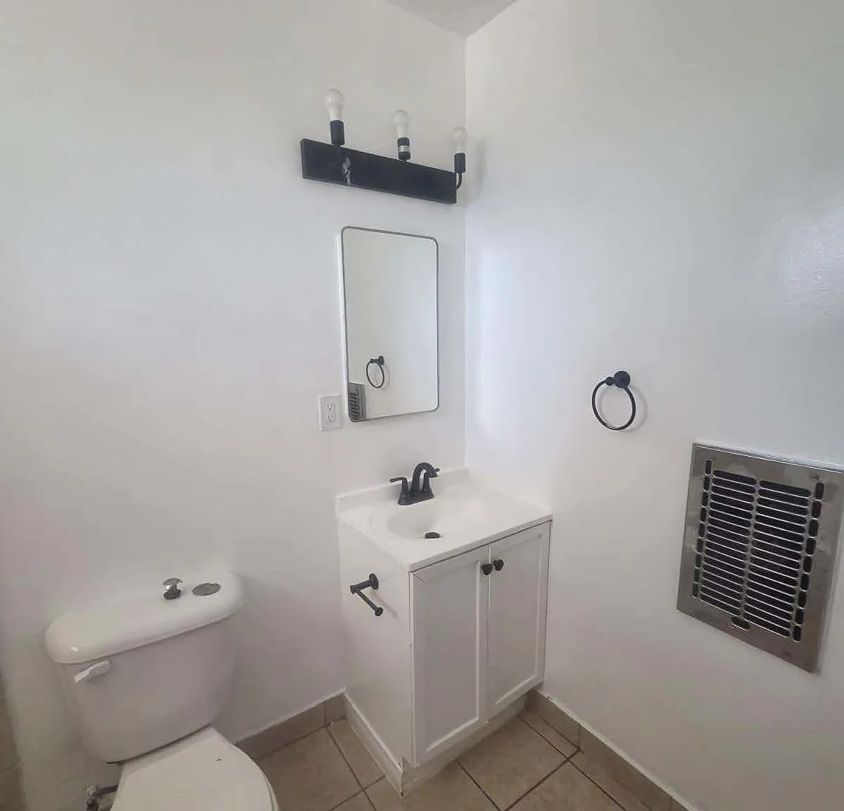 3843 Artesia Blvd — Photo 2