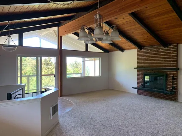 1009 SW 14th St, Lincoln City, OR 97367