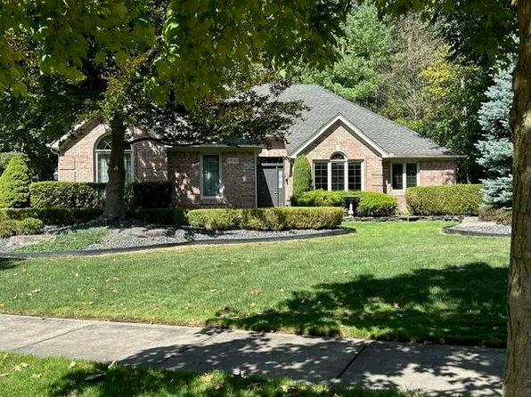 29740 Lilley Trl, Novi, MI 48377