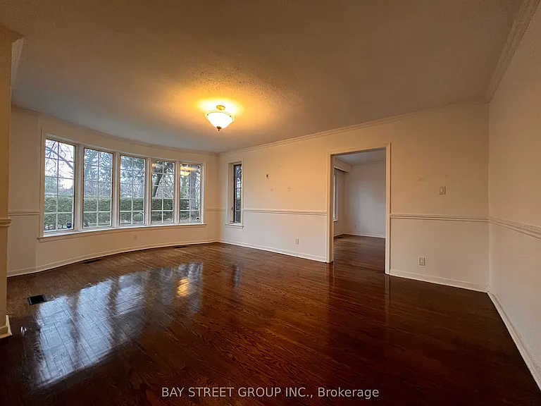 93 Lord Seaton Rd — Photo 8