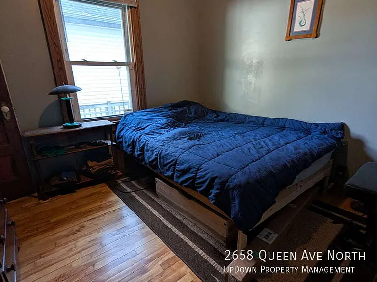 2658 Queen Ave N — Photo 14