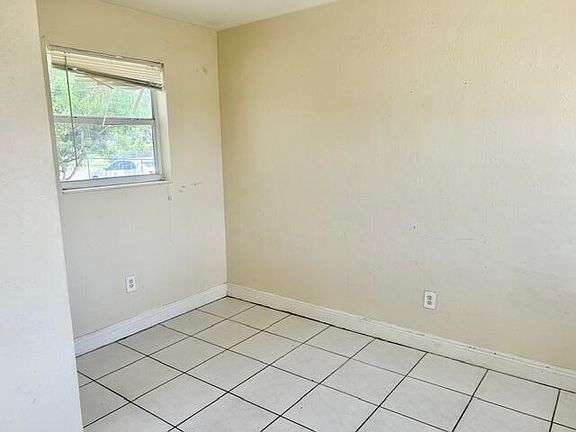 5th image of 5320 SW 25th Court