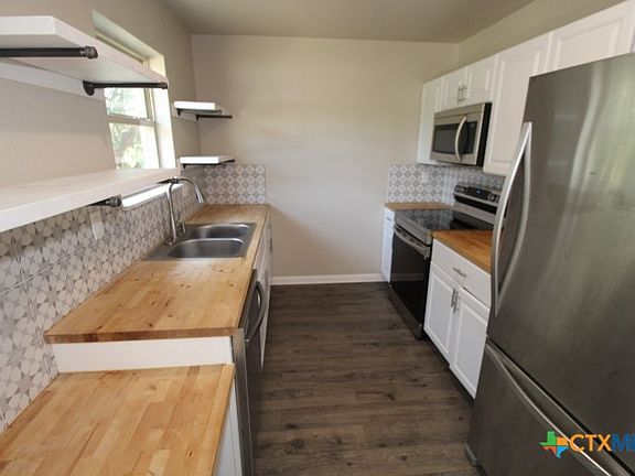 3rd image of 1109 W Lincoln Ave