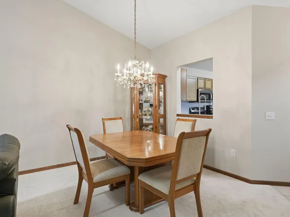 762 Lake Ridge Dr, Woodbury, MN 55129