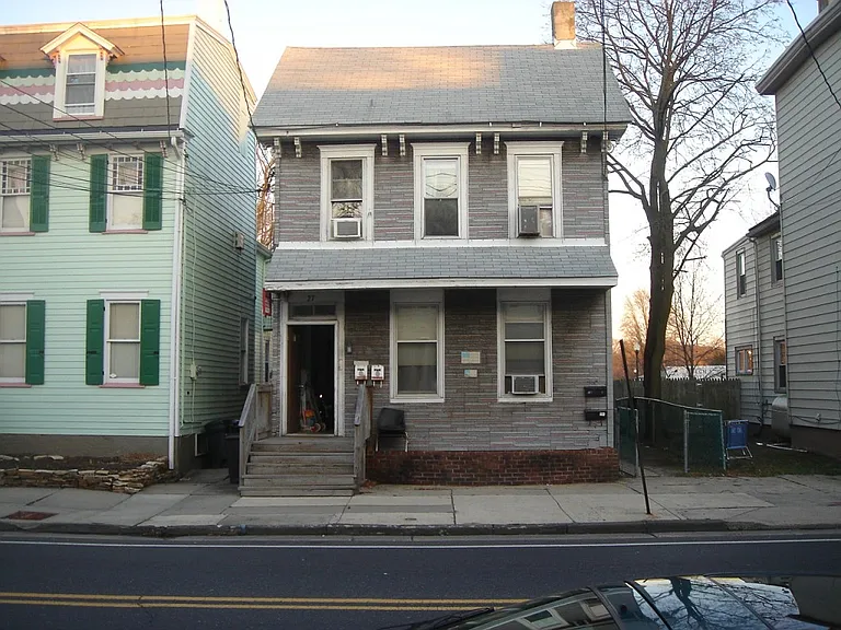27 Pine St #4 — Photo 5