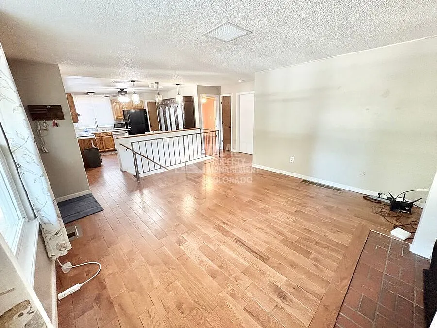 Charming 3BR Home with Fireplace, Fenced Yard & Attached Garage in Side Creek — Photo 3