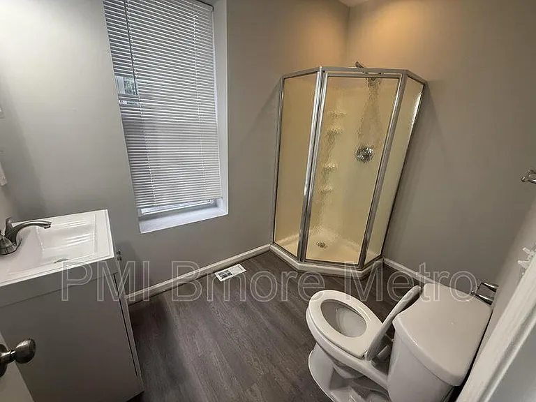 2643 E Madison St #B — Photo 13