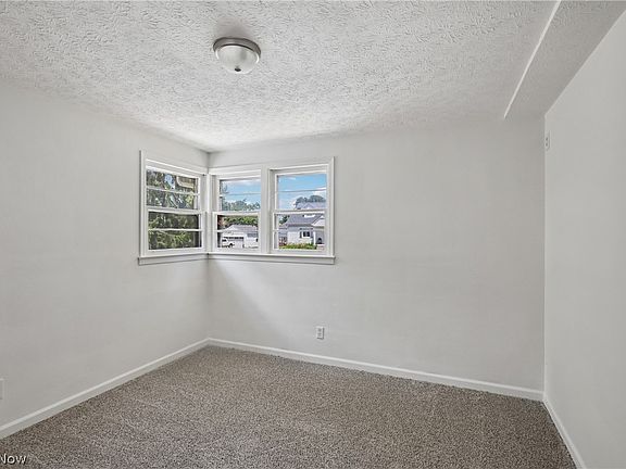4th image of 1332 Cloverfield Ave