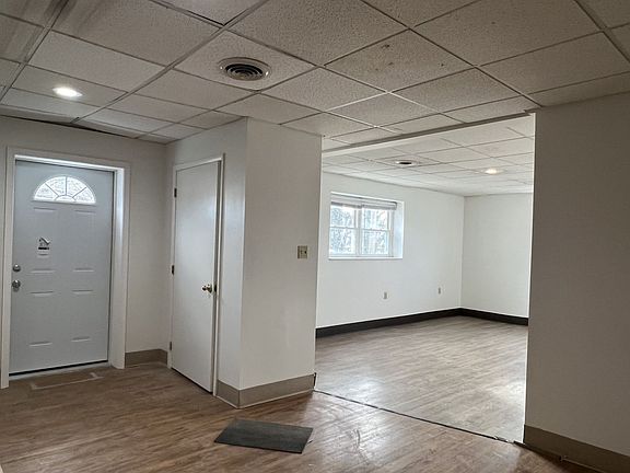 4th image of 211 N Queen St APT 5