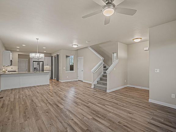 5th image of 61117 SE Sydney Harbor Dr