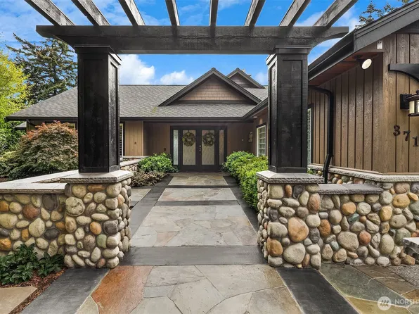 371 Vine Street, Camano Island, WA 98282