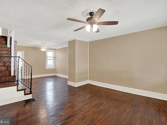 4th image of 1582 W King St