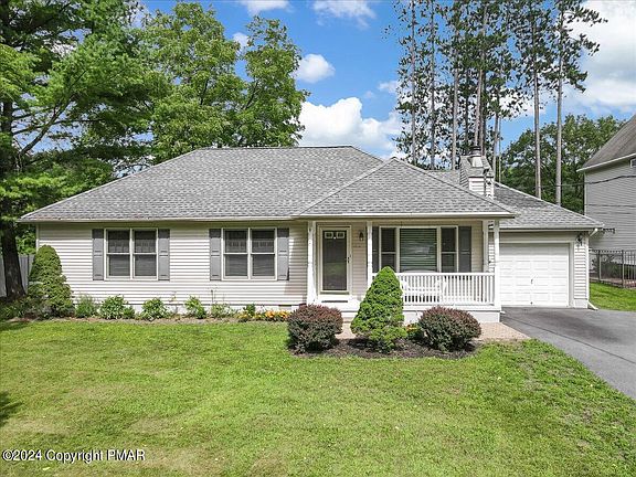4th image of 128 Pinewood Dr N