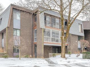 12 Stonehenge Cir APT 1, Baltimore, MD 21208