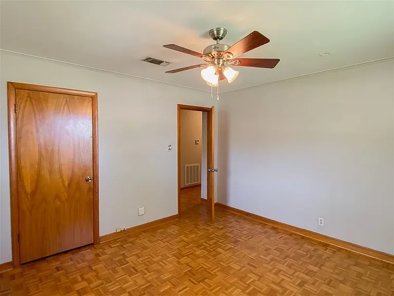 232 Arlington Dr — Photo 12