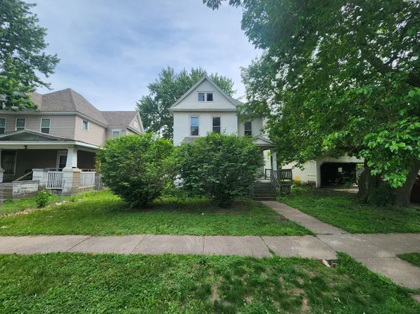 621 W 15th St, Davenport, IA 52803