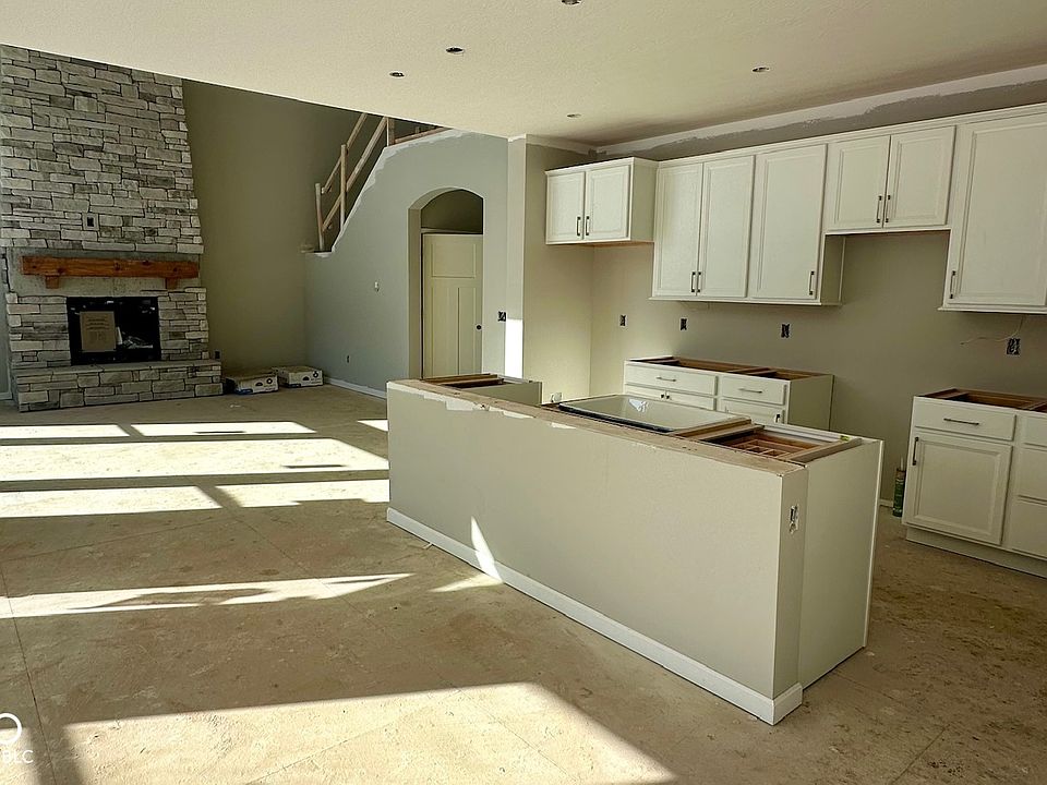 2nd image of 6959 Oakdale Ln
