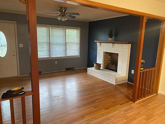 3rd image of 220 Alabama Ave
