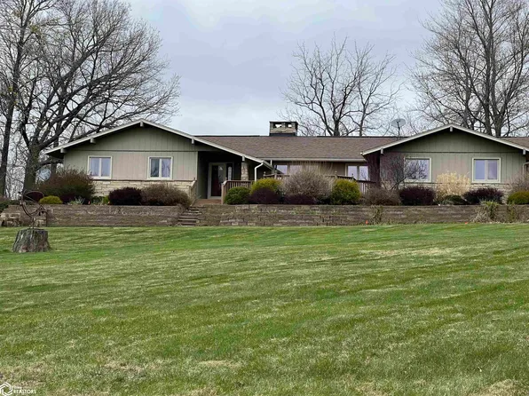 2719 61st Street Ln, Vinton, IA 52349