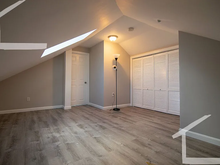 39 Long Ave #5 — Photo 4