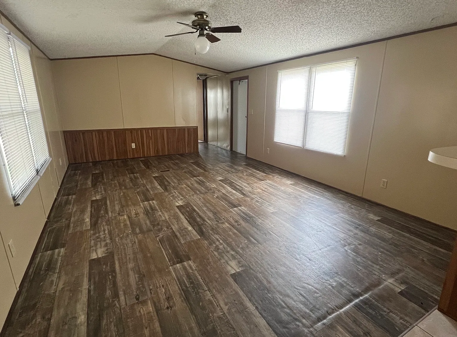 13933 Lake St — Photo 3