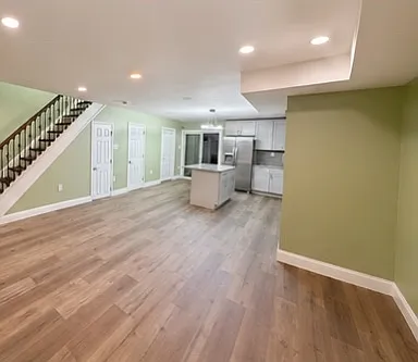 3 bed, 1296 sqft, $2,450 — Photo 2