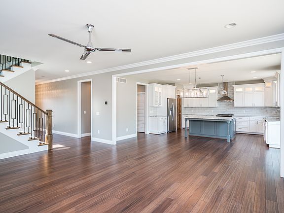 4th image of 15175 Marco Ct