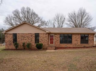 462 Sunnyslope Dr, Humboldt, TN 38343