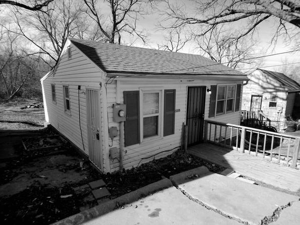 2220 S Arlington Ave