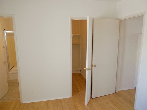 5th image of 3653 Overland Ave APT 9