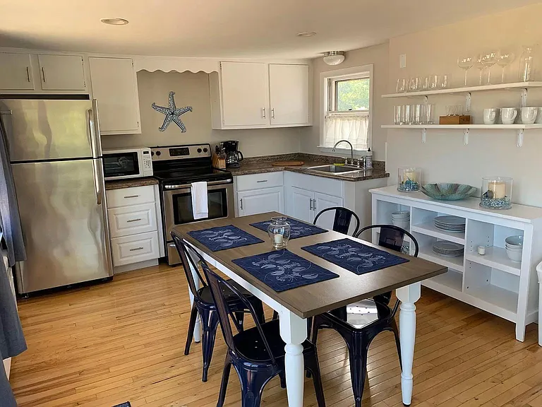 Kitchen/dining area