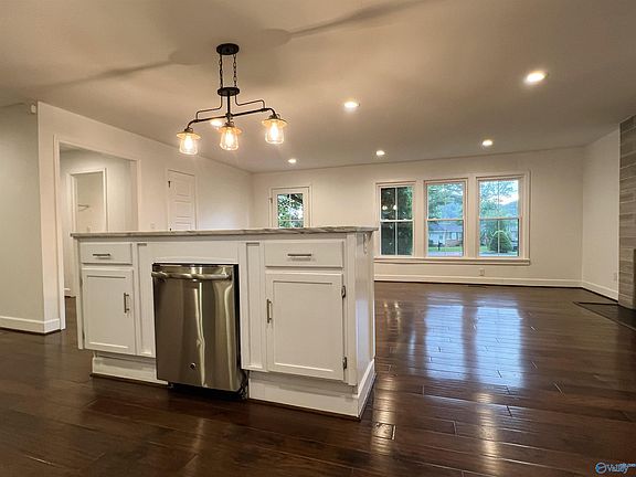 5th image of 117 Clubview Cir