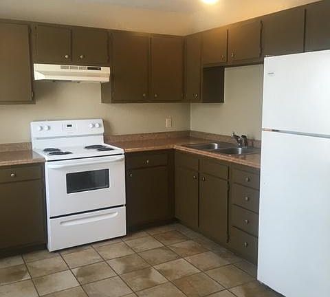 3rd image of 712 W Hadley Ave APT A