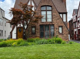 19221 Winslow Rd, Shaker Heights, OH 44122