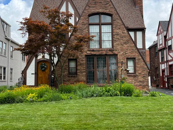 19221 Winslow Rd, Shaker Heights, OH 44122
