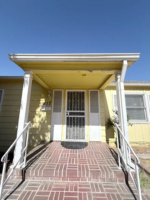 3 bed, 1.5 bath, 1660 sqft, $1,950 — Photo 3