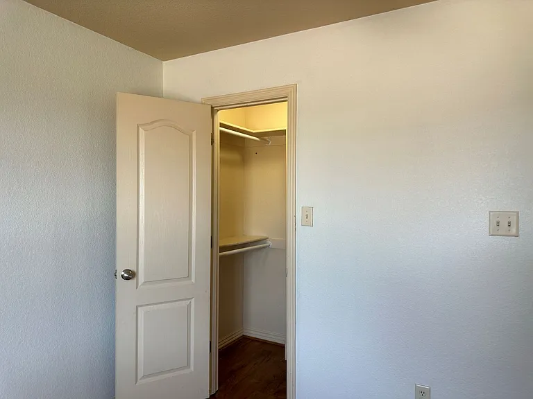 612 Windbrook Ct — Photo 26