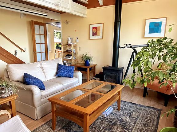 Living Room with gas fireplace