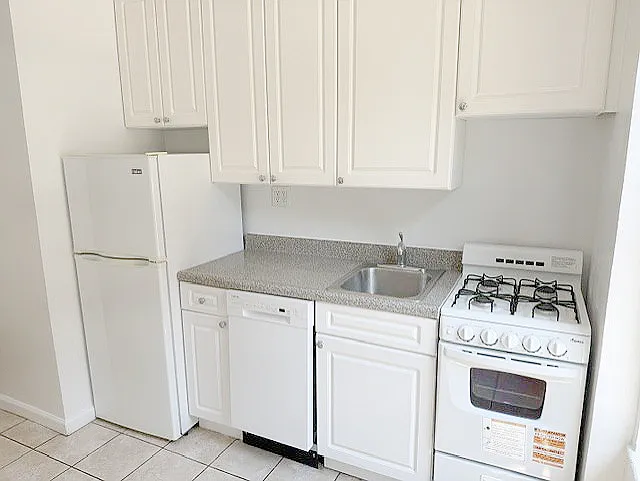 140 E 92nd St #4S — Photo 9